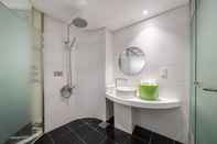 In-room Bathroom Sinchon Echae