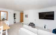 Common Space 3 Modern 2 Bedroom Apartment in the Heart of London