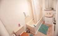 Toilet Kamar 7 Entired Apartment Near Manchester City Centre, M15