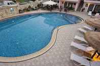 Swimming Pool Flamingos Hotel