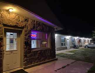Luar Bangunan 2 Muskoka Nights Motel