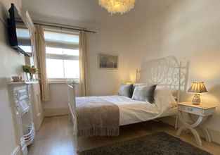 Bedroom 4 Captivating 3-bed Apartment in Henley-on-thames