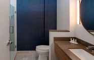 In-room Bathroom 5 Fairfield Inn & Suites by Marriott Boise West