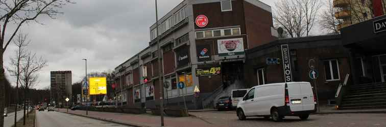 Exterior Davids Hostel