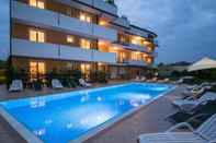 Swimming Pool Peschiera 20 min From Verona With Pool