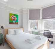 Kamar Tidur 2 Newly Renovated 3 Bedroom Apartment in North West London