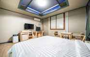 Bedroom 5 Daejeon Yucheon Rivera