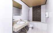 Toilet Kamar 4 Yecheon Paradise Hotel