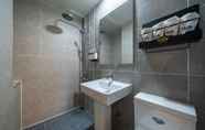 In-room Bathroom 6 Suwon Cozy