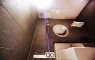 Toilet Kamar 5 Haman W