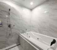 In-room Bathroom 6 Jeonju Geumamdong Carlton Hill Hotel