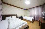 Kamar Tidur 4 Sunchang Gold