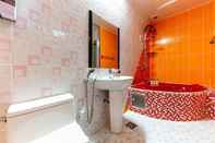 In-room Bathroom Iksan Luxury Hotel