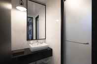 In-room Bathroom Sokcho Brooklyn Hotel