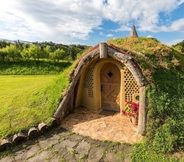 Bangunan 7 Magical Hobbit's House