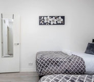 Bedroom 3 Stunning 1-bed Apartment in London Lewisham