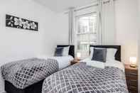 Bedroom Stunning 1-bed Apartment in London Lewisham