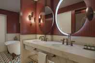 In-room Bathroom Seda Club Hotel