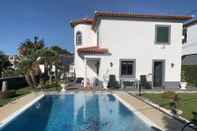 Kolam Renang Beautiful 1-bed Apartment in Funchal, Madeira