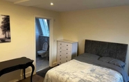 Bedroom 3 Cosy 3 Bedroom Apartment Next to the Emirates