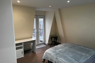 Bedroom 4 Cosy 3 Bedroom Apartment Next to the Emirates