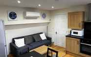 Common Space 6 Cosy 3 Bedroom Apartment Next to the Emirates