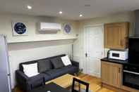 Common Space Cosy 3 Bedroom Apartment Next to the Emirates