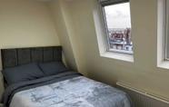 Bedroom 2 Cosy 3 Bedroom Apartment Next to the Emirates