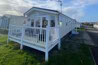 Exterior Lovely 3-bed Lodge in Towyn Near Rhyl