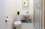 In-room Bathroom 2 Studio for STUDENTS-NEWCASTLE UNDERLYME