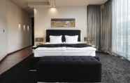Bedroom 6 Hotel Emirates