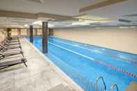 Swimming Pool Hotel Emirates