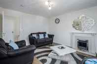 Common Space Captivating 3-bed Apartment in Grays