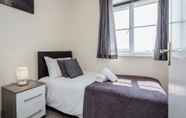 Kamar Tidur 5 Captivating 3-bed Apartment in Grays