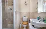 Toilet Kamar 2 Stunning 2-bed Apartment in Grays