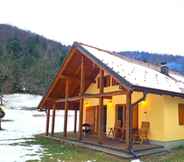 Bedroom 6 Forester's Hut With Whirlpool & Sauna