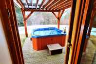 Phương tiện giải trí Forester's Hut With Whirlpool & Sauna