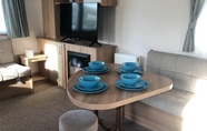 ห้องนอน 6 Lovely 3-bed Caravan With Hot Tub in Lincolnshire