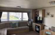 Common Space 5 Lovely 3-bed Caravan With Hot Tub in Lincolnshire