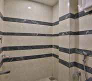 In-room Bathroom 2 Hotel Balaji Villa