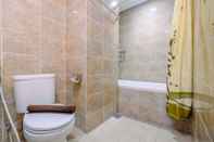 Toilet Kamar Well Appointed 2BR at Kemang Village Apartment