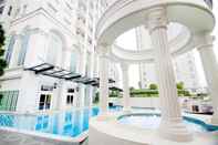 Swimming Pool Fully Furnished with Cozy Design 2BR The Bellezza Apartment