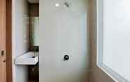 Toilet Kamar 6 Comfort and Cozy Studio Apartment at B Residence