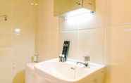 Toilet Kamar 7 Nice and Comfort Studio Apartment at M-Town Residence