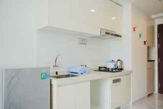 ห้องนอน 4 Comfy and High Floor Studio at Sky House BSD Apartment