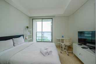 Kamar Tidur 4 Elegant Studio with Pool and Sea View at Gold Coast Apartment