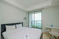 Kamar Tidur Elegant Studio with Pool and Sea View at Gold Coast Apartment