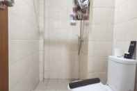 Toilet Kamar Luxury 2BR at Vida View Apartment Makassar