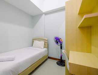 Kamar Tidur 2 Elegant and Comfort 2BR at Royal Heights Apartment