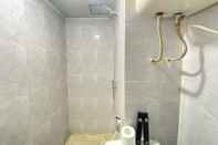 Toilet Kamar Cozy Private Studio Room Jarrdin Cihampelas Apartment